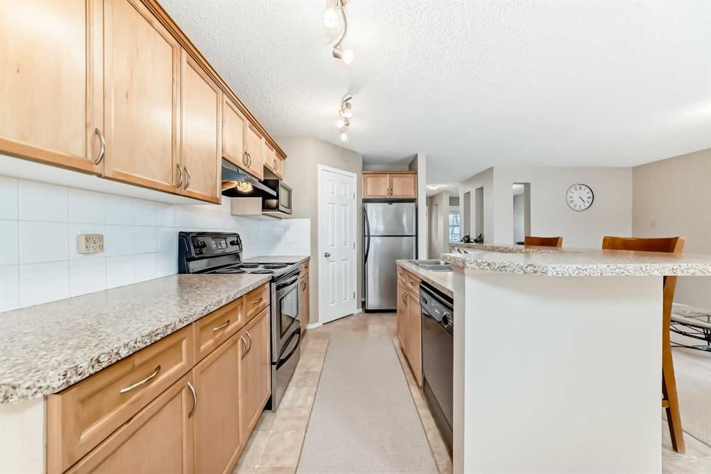 136 Everglen Road SW, Calgary — photo 4 of 29