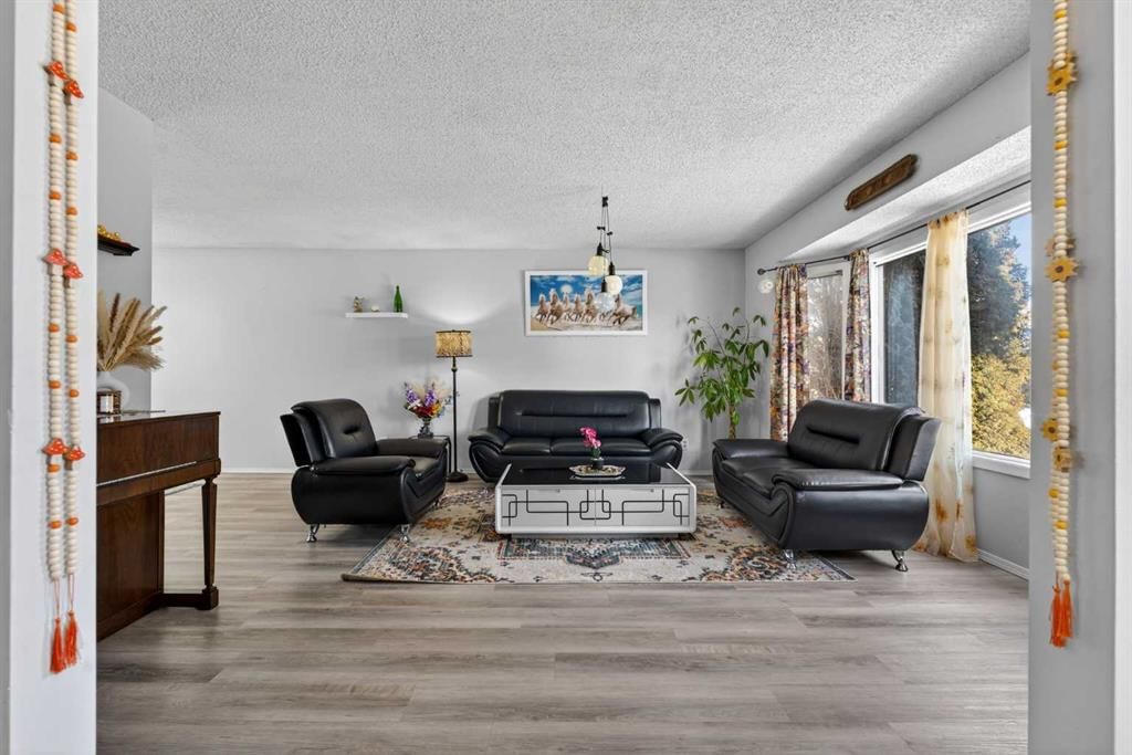 195 Fallswater Road NE, Calgary — photo 2 of 39