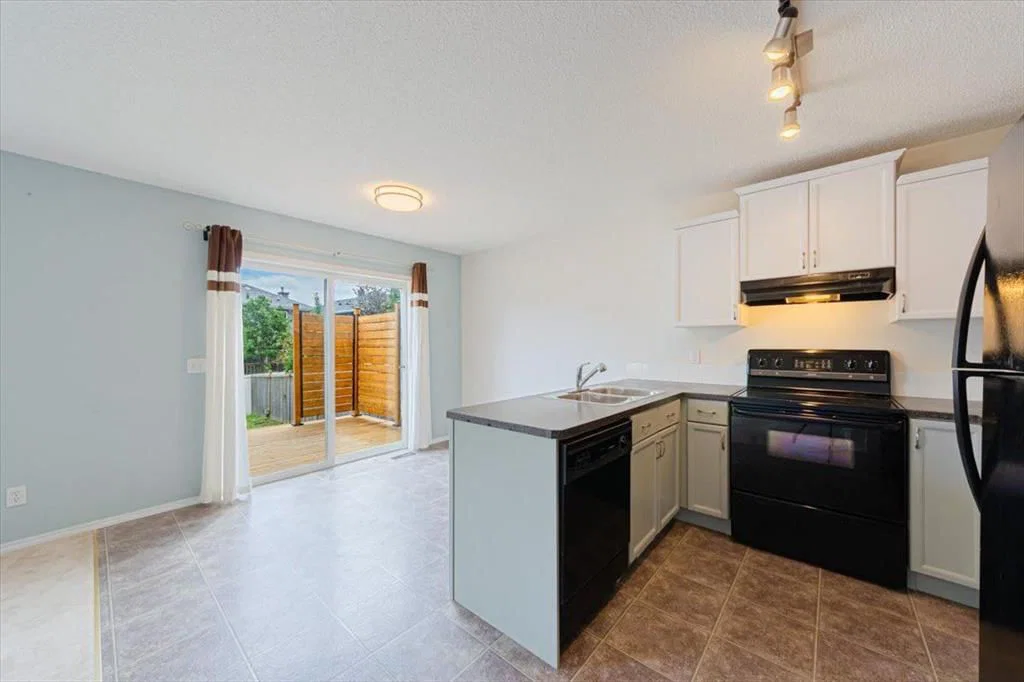 274 Bridleridge Way SW, Calgary — photo 4 of 31