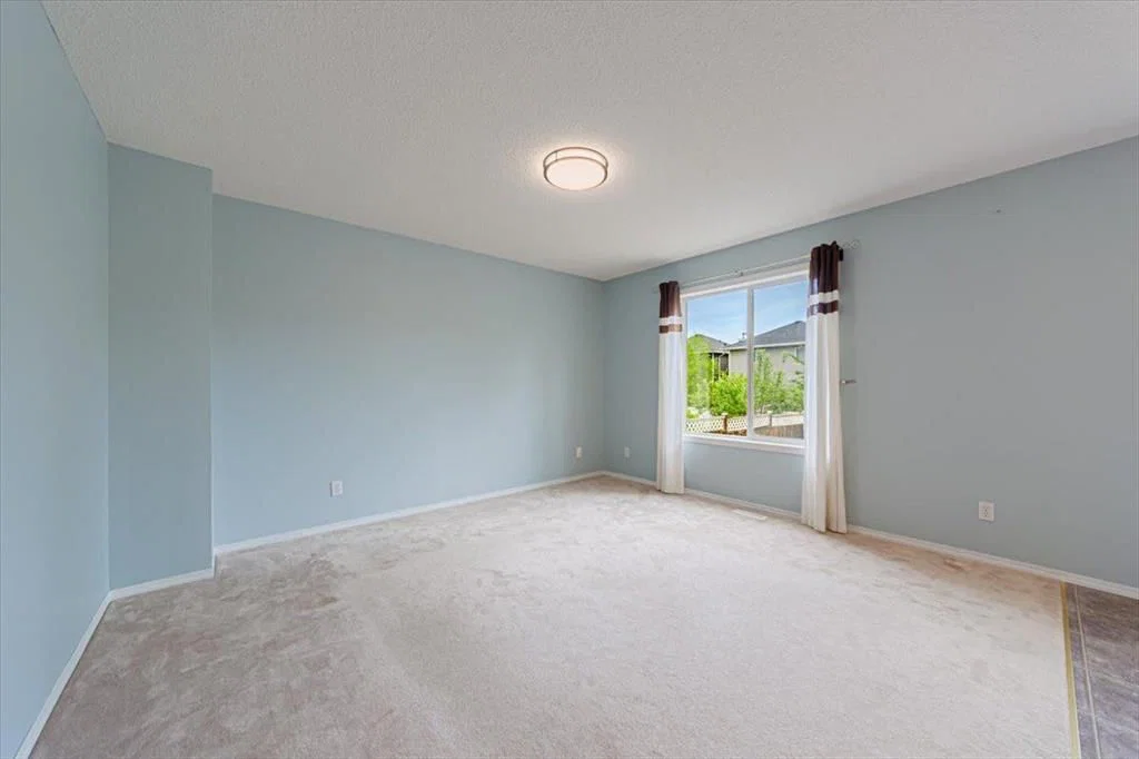 274 Bridleridge Way SW, Calgary — photo 5 of 31