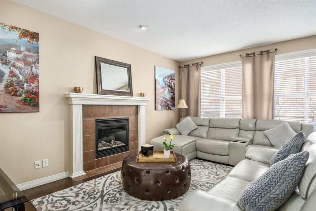 596 Everbrook Way SW, Calgary — photo 4 of 50