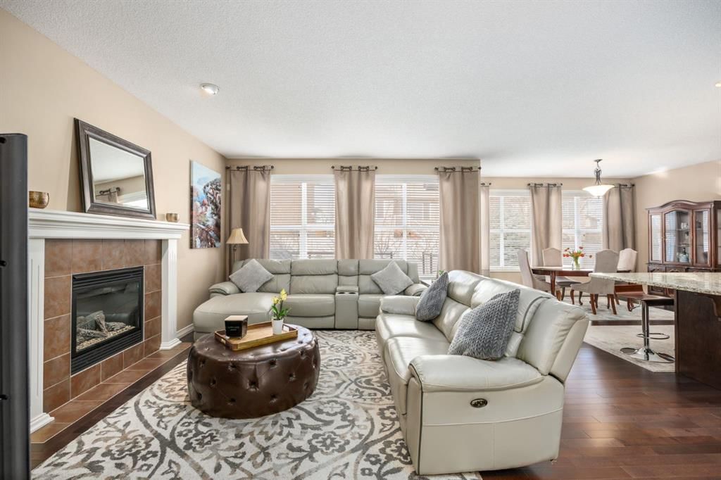 596 Everbrook Way SW, Calgary — photo 5 of 50