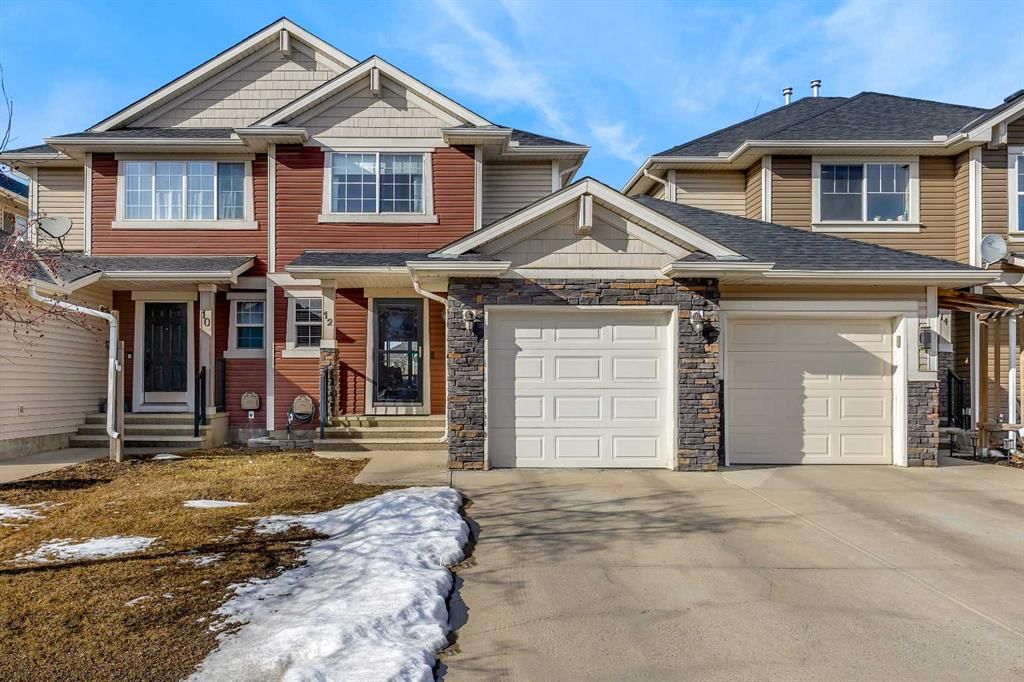 12 Cranberry Green SE, Calgary — photo 2 of 44