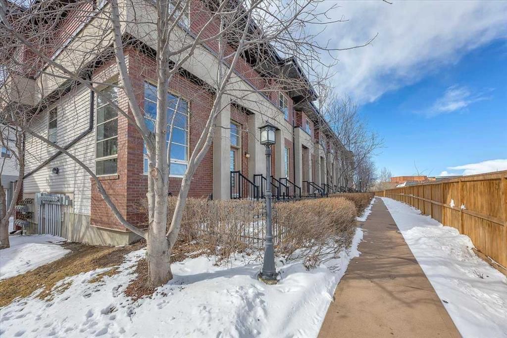 69 Aspen Hills Terrace SW, Calgary — photo 4 of 47