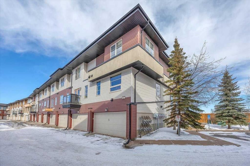 69 Aspen Hills Terrace SW, Calgary — photo 5 of 47