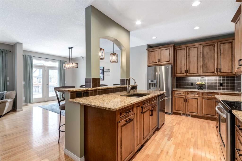 477 Mahogany Court SE, Calgary — photo 3 of 50