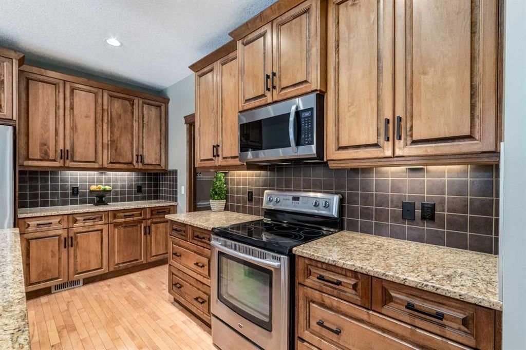 477 Mahogany Court SE, Calgary — photo 5 of 50