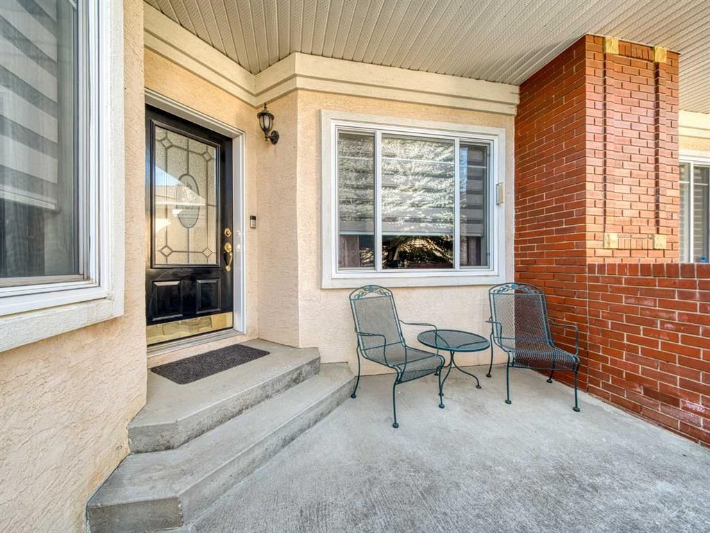 84 Sierra Morena Landing SW, Calgary — photo 2 of 43