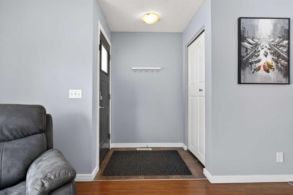 8005 Ranchview Drive NW, Calgary — photo 5 of 44