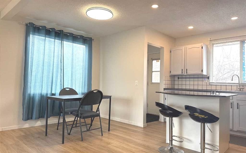 2715 41A Avenue SE, Calgary — photo 4 of 31