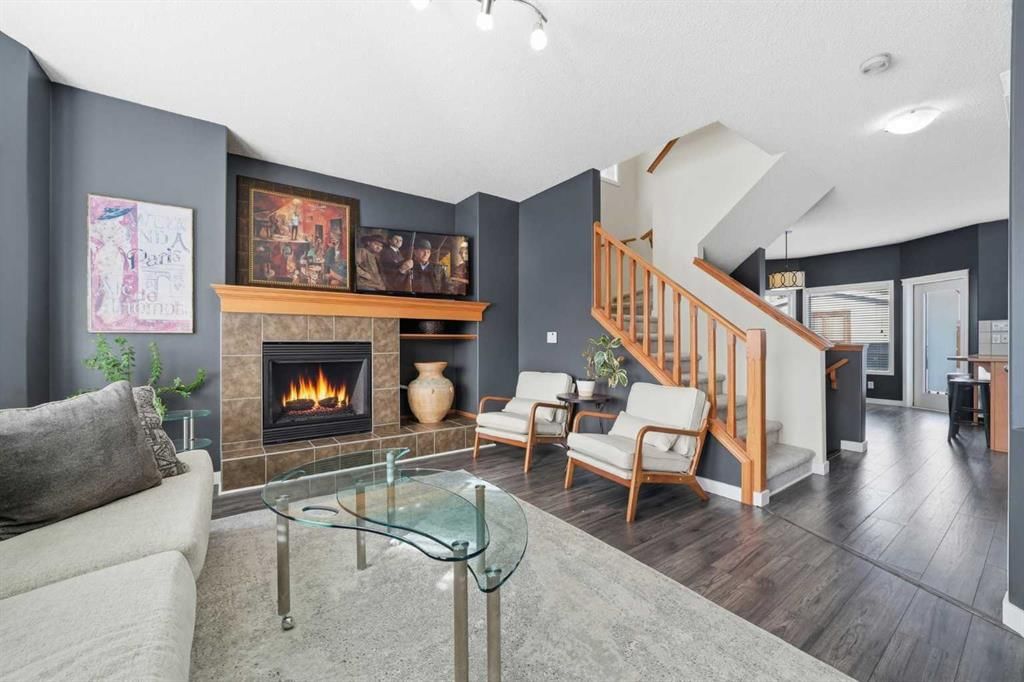 74 Cranberry Close SE, Calgary — photo 4 of 34
