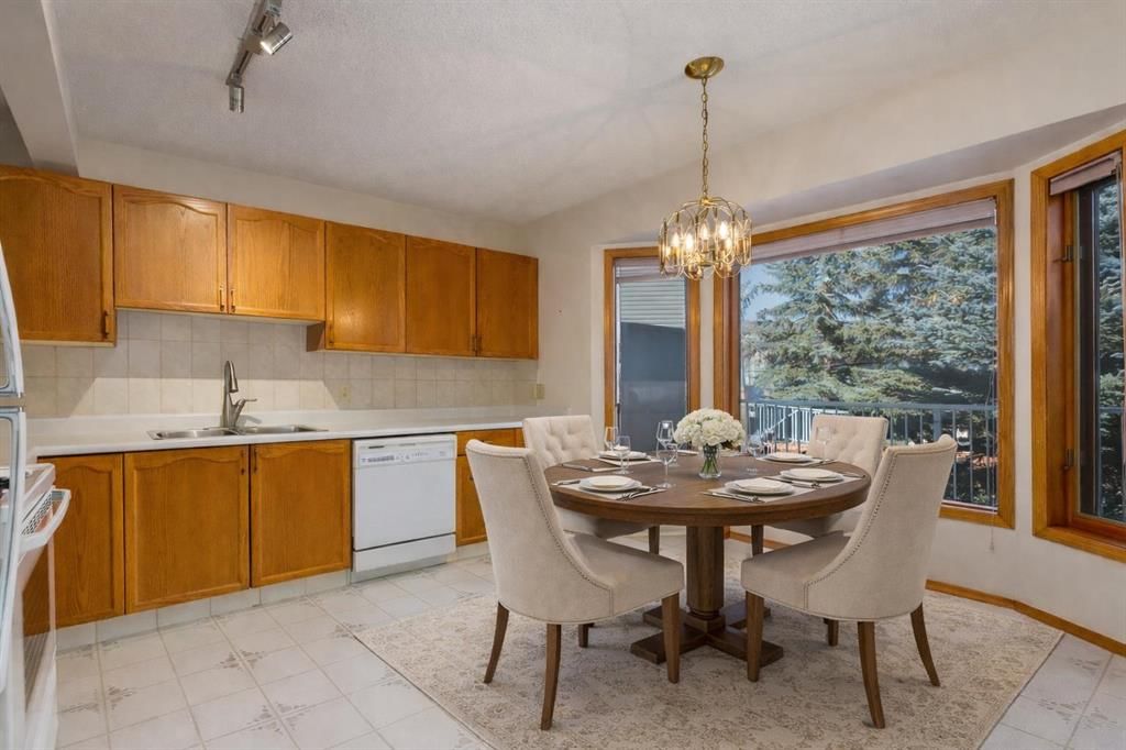128 Cedarwood Park SW, Calgary — photo 5 of 31