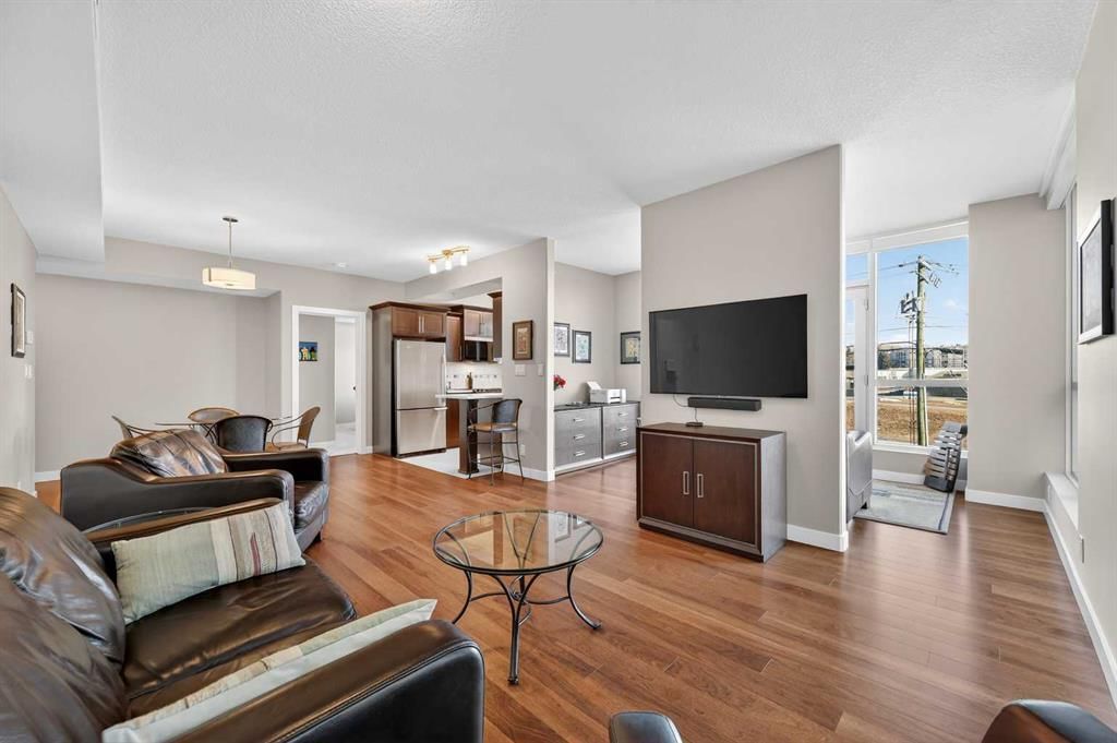 402, 16 Varsity Estates Circle NW, Calgary — photo 3 of 38