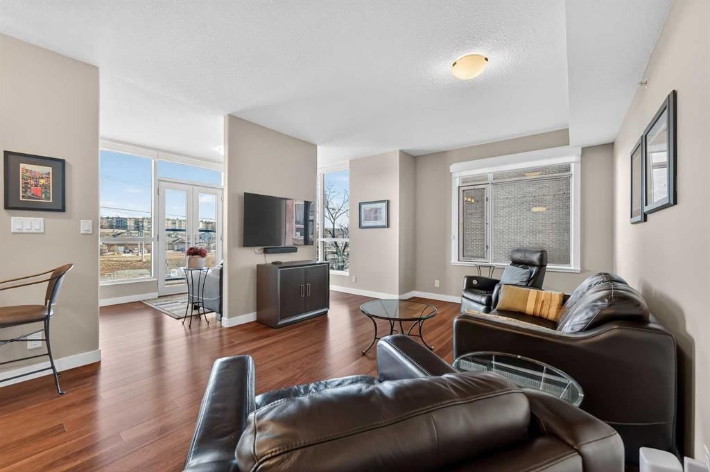 402, 16 Varsity Estates Circle NW, Calgary — photo 4 of 38