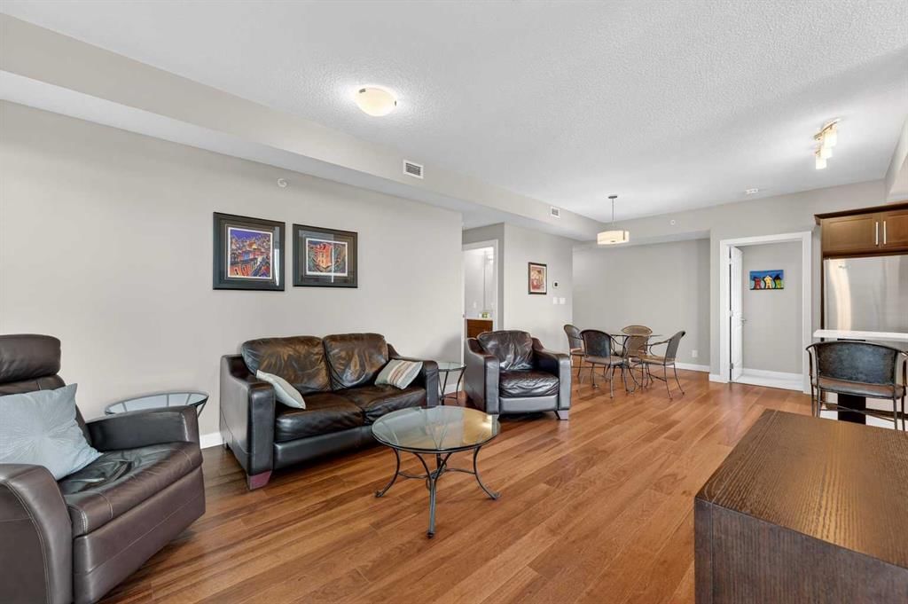 402, 16 Varsity Estates Circle NW, Calgary — photo 5 of 38