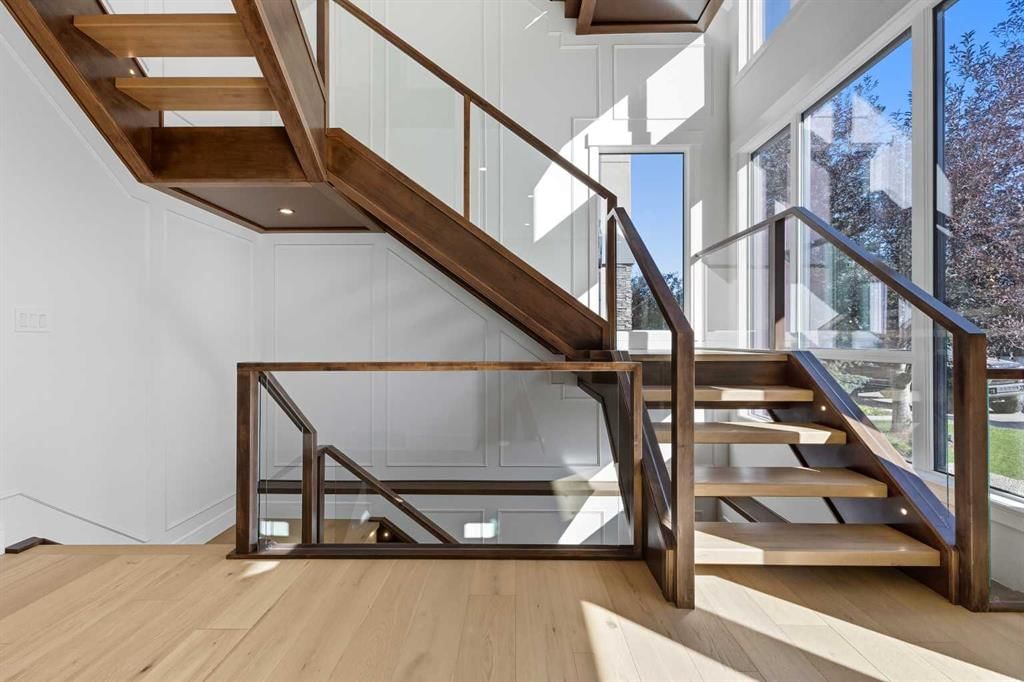 2122 29 Avenue SW, Calgary — photo 3 of 50