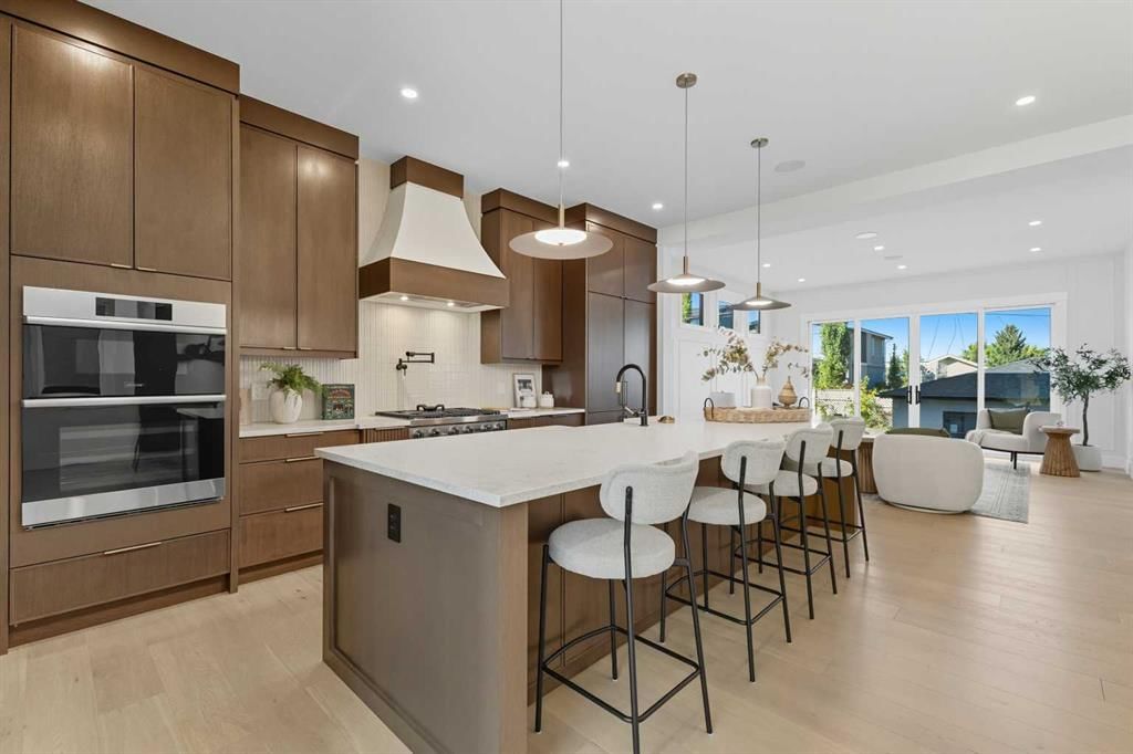 2122 29 Avenue SW, Calgary — photo 5 of 50