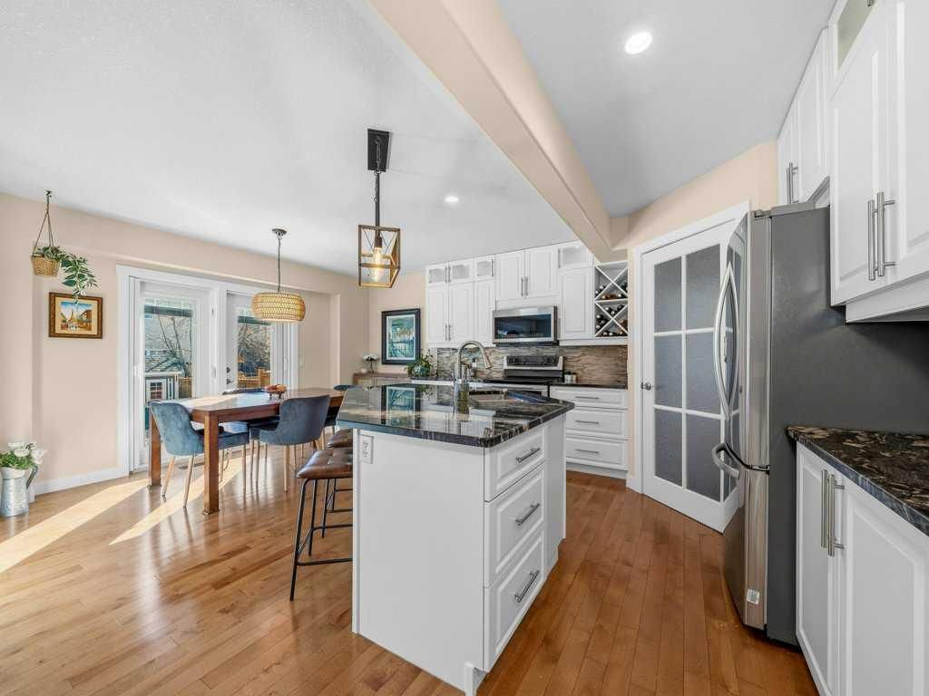 17 Douglas Woods Gardens SE, Calgary — main listing photo