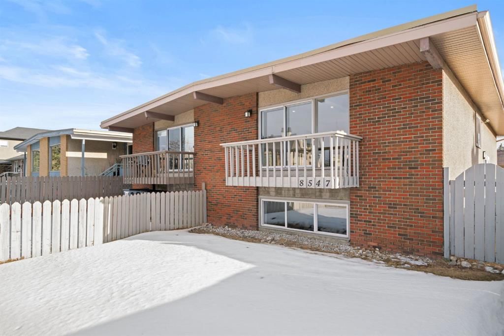 8547 47 Avenue NW, Calgary — photo 2 of 49