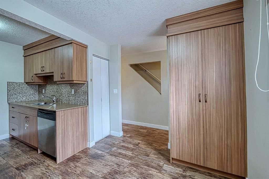72, 6100 4 Avenue NE, Calgary — photo 2 of 44
