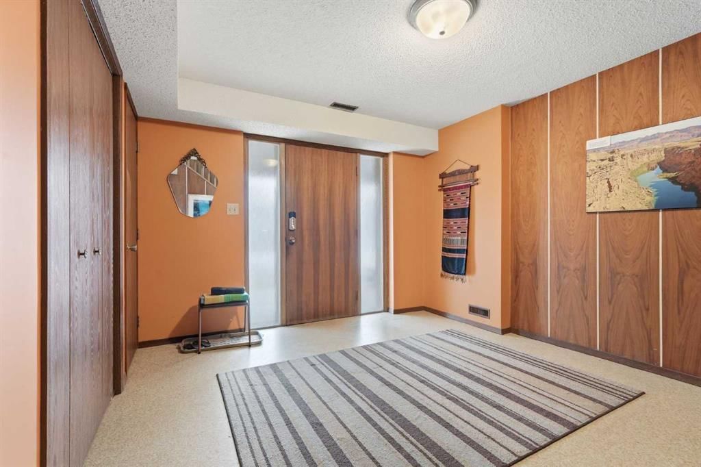 2532 7 Avenue NW, Calgary — photo 4 of 48