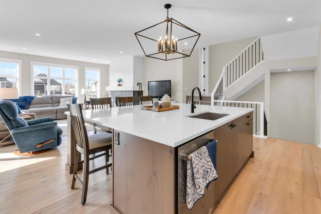 61 Cranbrook Rise SE, Calgary — photo 4 of 50