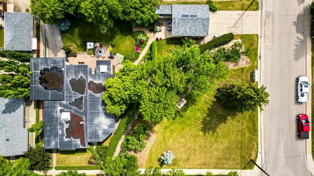 509 15 Avenue NE, Calgary — photo 3 of 48