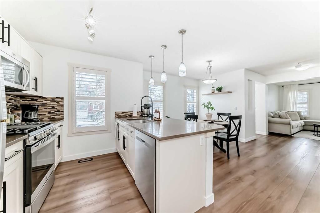 45 Silverado Drive SW, Calgary — photo 4 of 44