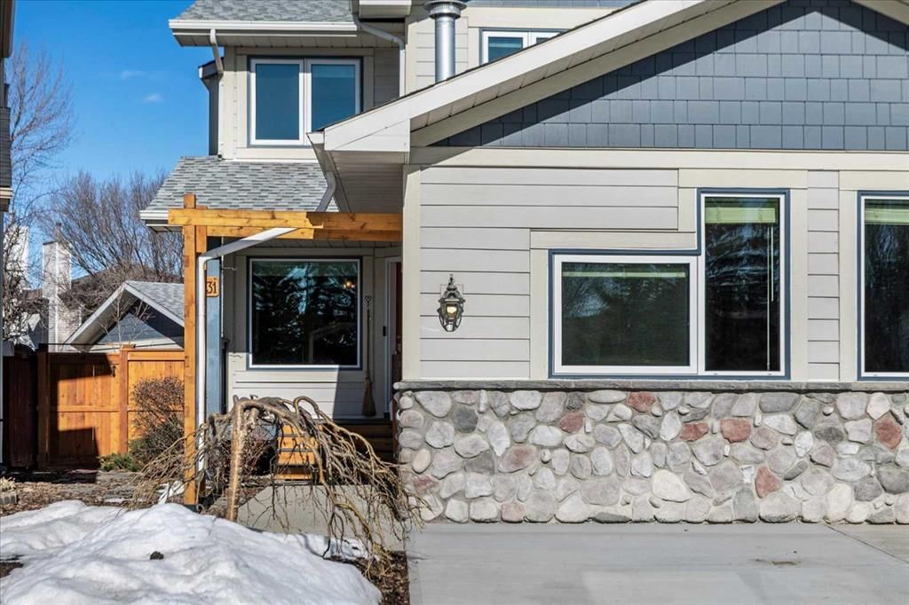 31 River Rock Manor SE, Calgary — photo 2 of 50
