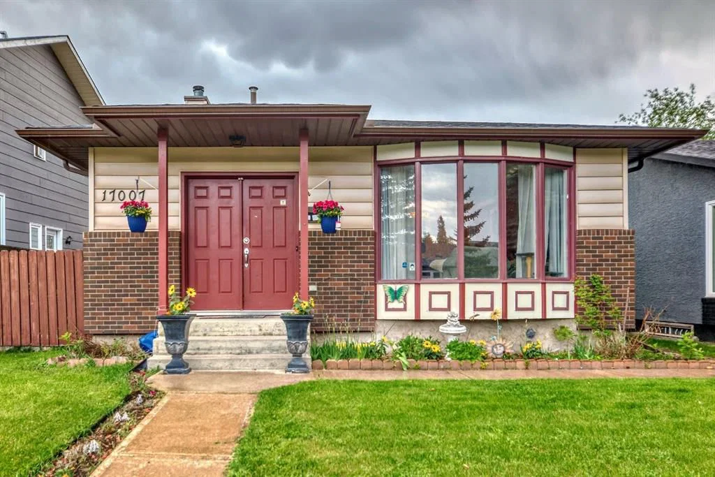 17007 Sunvale Road SE, Calgary — photo 2 of 50