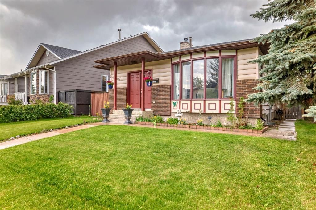 17007 Sunvale Road SE, Calgary — photo 4 of 50