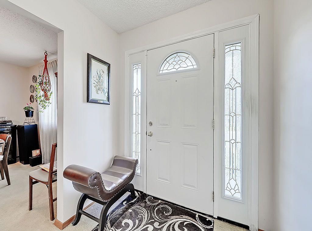 9432 Almond Crescent SE, Calgary — photo 2 of 31