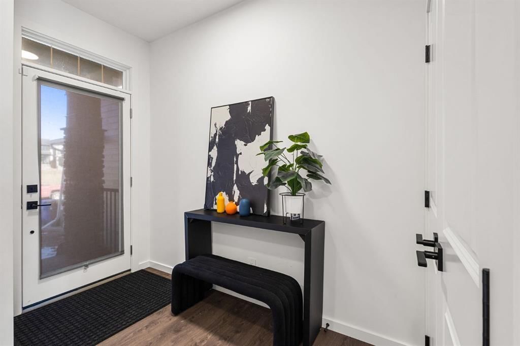 75 Royston Heath NW, Calgary — photo 2 of 44