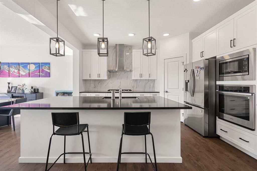 75 Royston Heath NW, Calgary — photo 5 of 44