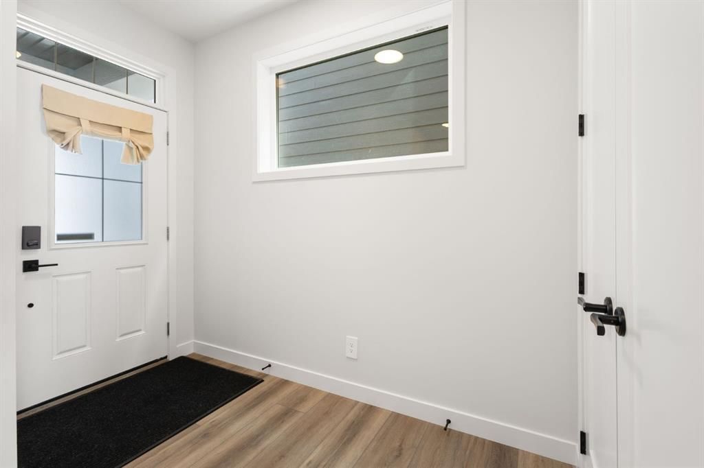 67 Royston Heath NW, Calgary — photo 3 of 43