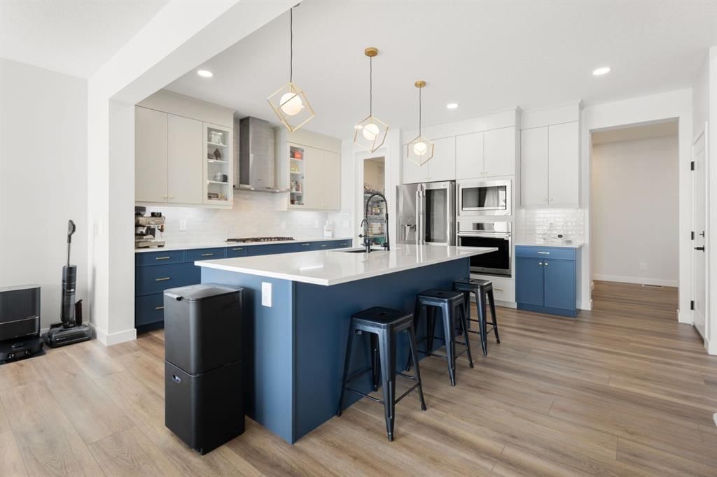 67 Royston Heath NW, Calgary — photo 5 of 43
