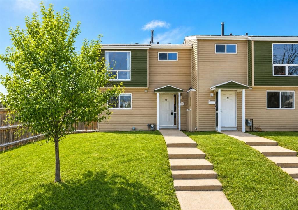 43, 5425 Pensacola Crescent SE, Calgary — main listing photo