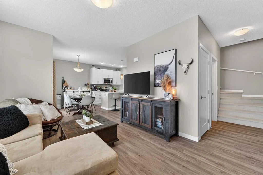 905, 428 Nolan Hill Drive NW, Calgary — main listing photo