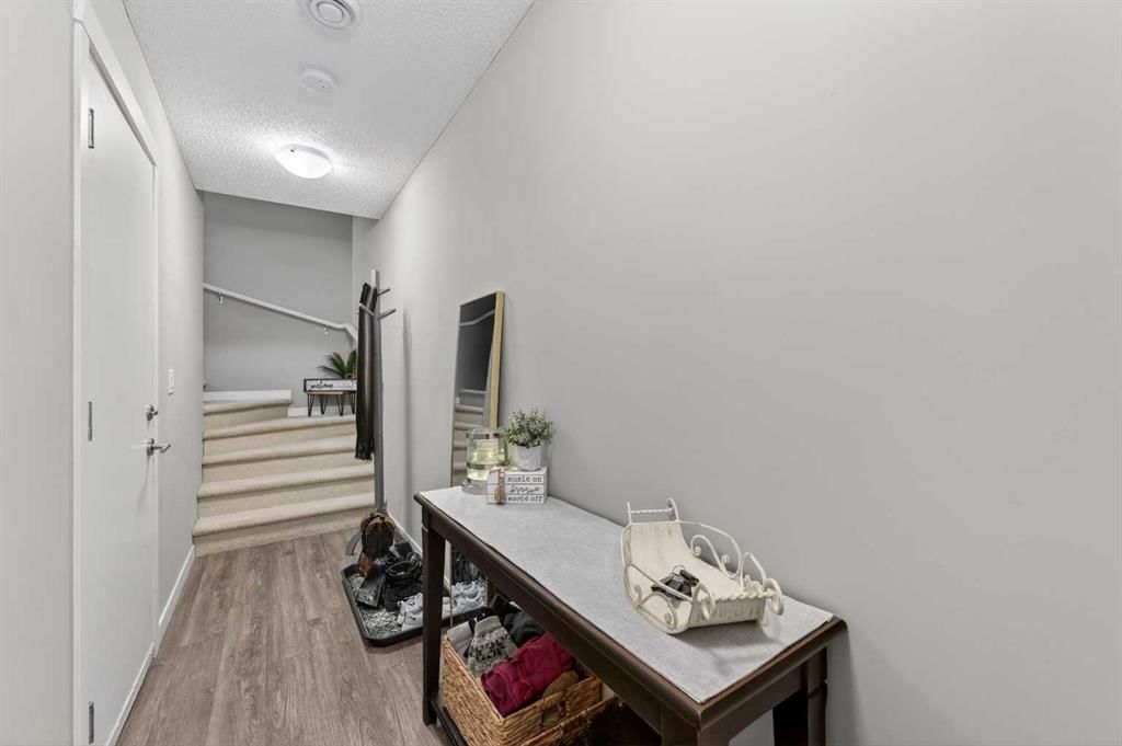 905, 428 Nolan Hill Drive NW, Calgary — photo 3 of 30