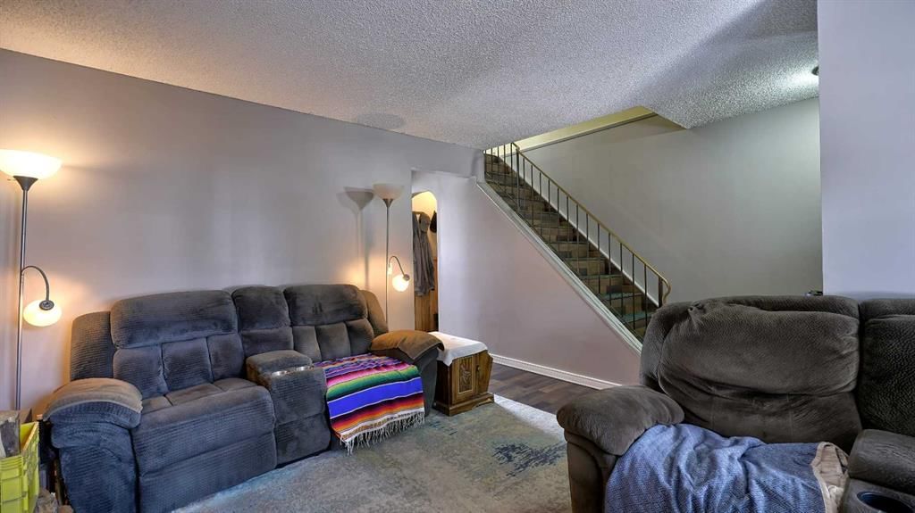 35 Riverbirch Road SE, Calgary — photo 4 of 21