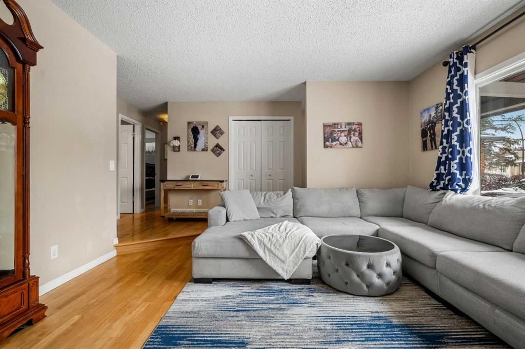 83 Deerbow Place SE, Calgary — photo 3 of 31
