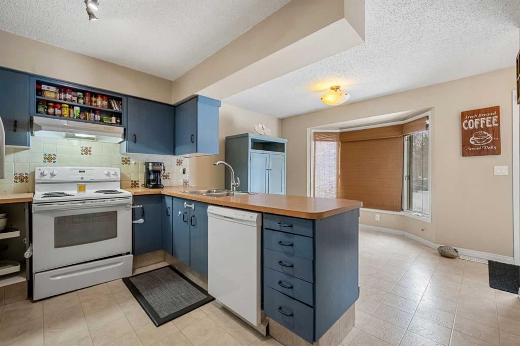 83 Deerbow Place SE, Calgary — photo 4 of 31