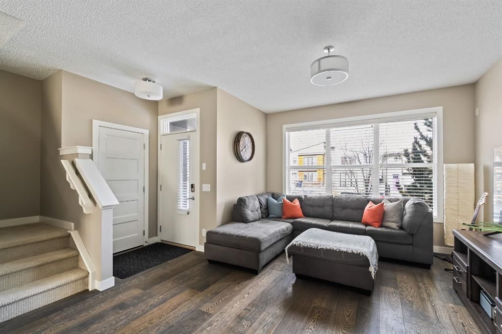 730 Walden Drive SE, Calgary — photo 2 of 34