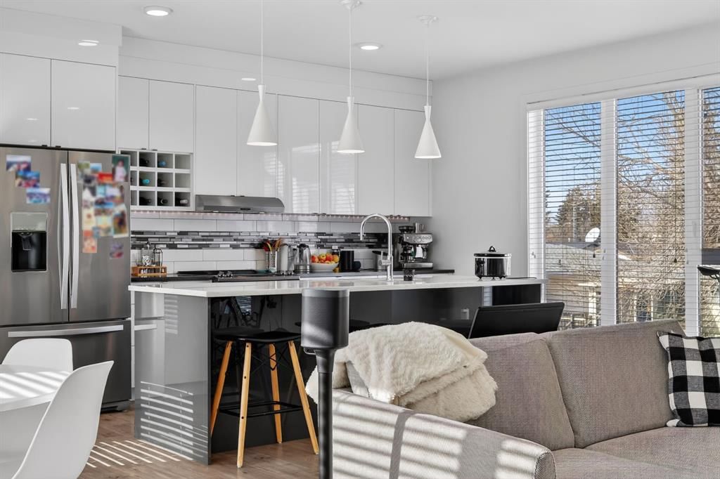 403 Bow Grove NW, Calgary — photo 4 of 38