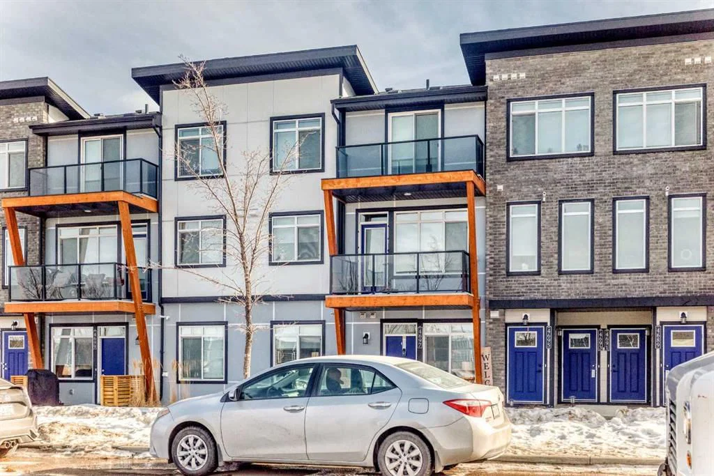 4697 SETON Drive SE, Calgary — photo 2 of 33