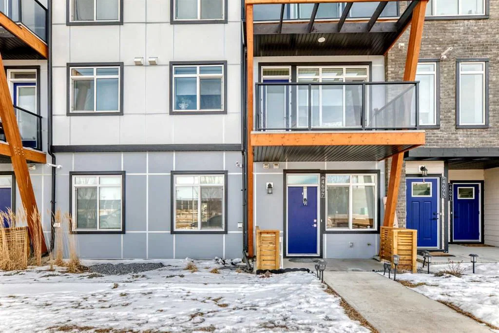 4697 SETON Drive SE, Calgary — photo 3 of 33