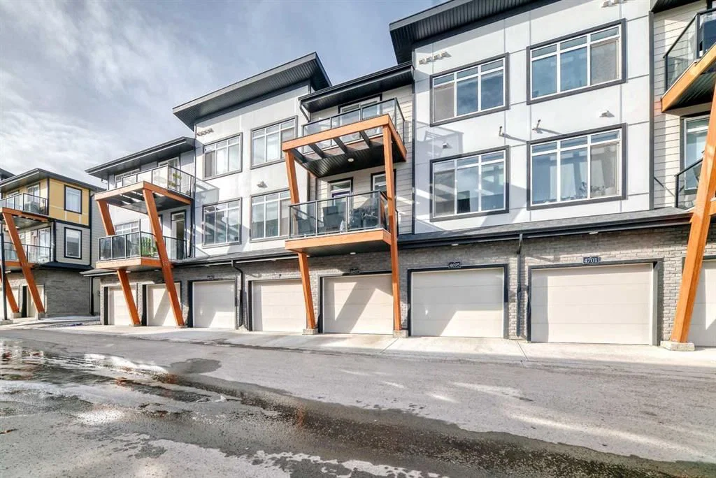 4697 SETON Drive SE, Calgary — photo 4 of 33