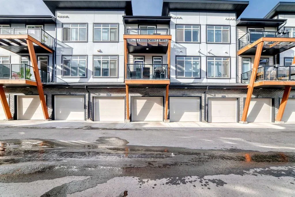 4697 SETON Drive SE, Calgary — photo 5 of 33