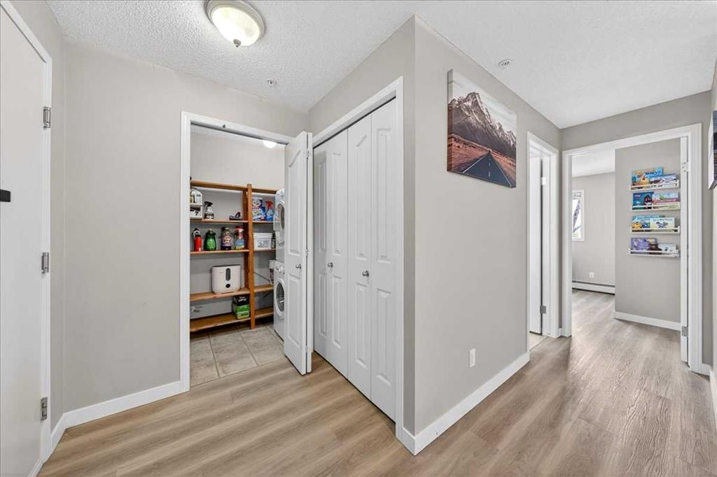4206, 10 Prestwick Bay SE, Calgary — photo 5 of 35