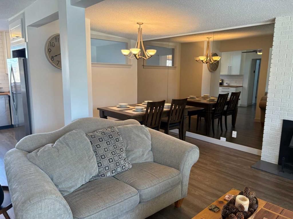 10212 7 Street SW, Calgary — photo 5 of 33